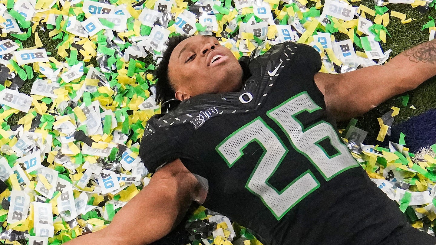 Oregon Linebacker Devon Jackson Gives His Unfiltered Take on This Season's Stakes