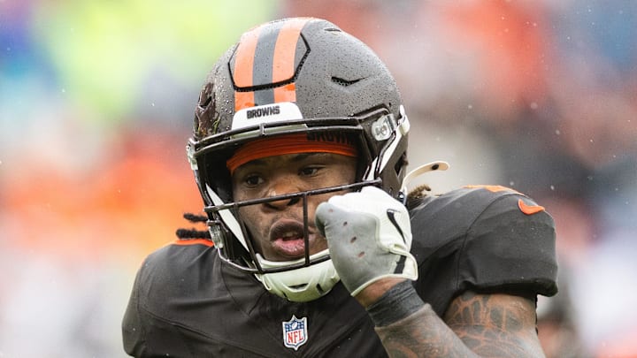 Cleveland Browns running back Quinshon Judkins runs the ball for a touchdown against Miami Dolphins cornerback Rasul Douglas.