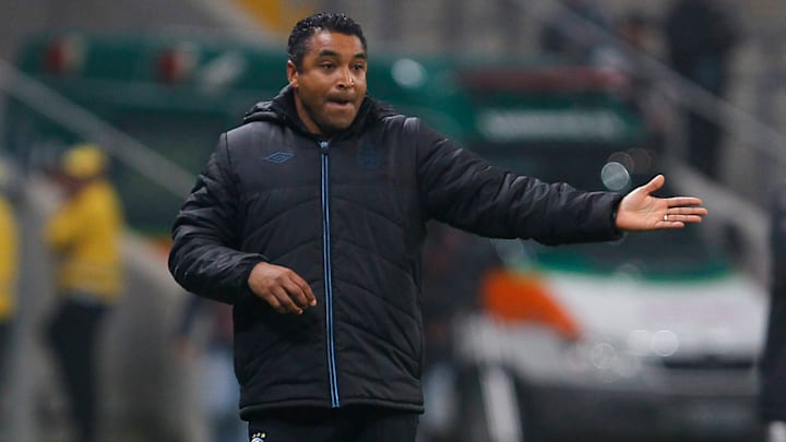 Roger volta ao banco do Tricolor depois de quase seis anos