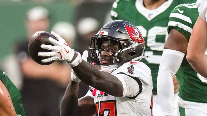 Tampa Bay Buccaneers wide receiver Ted Hurst III (17) reacts after catching a pass for a first down against the New York Jets Tampa Bay Buccaneers wide receiver Ted Hurst III (17) reacts after catching a pass for a first down against the New York Jets