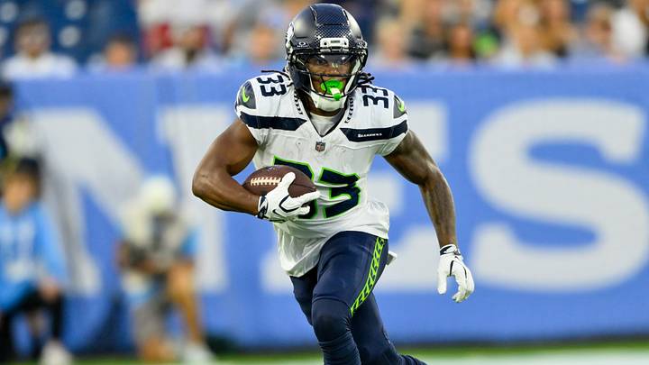 Seattle Seahawks RB Velus Jones Jr. runs with the ball against the Tennessee Titans.