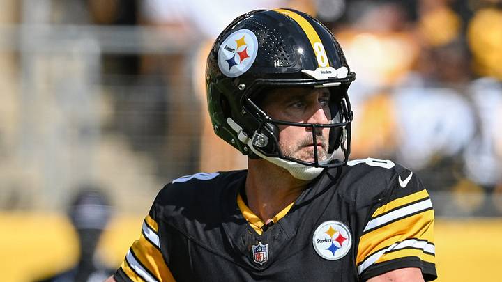 Pittsburgh Steelers quarterback Aaron Rodgers