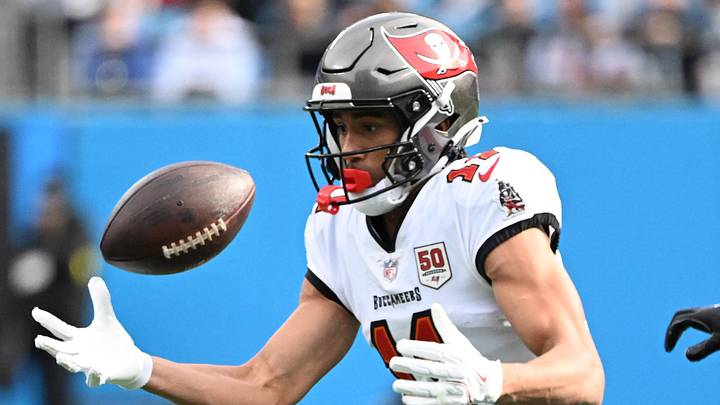 Dec 21, 2025; Charlotte, North Carolina, USA; Tampa Bay Buccaneers wide receiver Jalen McMillan (11) catches the ball in the first quarter at Bank of America Stadium. Mandatory Credit: Bob Donnan-Imagn Images Dec 21, 2025; Charlotte, North Carolina, USA; Tampa Bay Buccaneers wide receiver Jalen McMillan (11) catches the ball in the first quarter at Bank of America Stadium. Mandatory Credit: Bob Donnan-Imagn Images