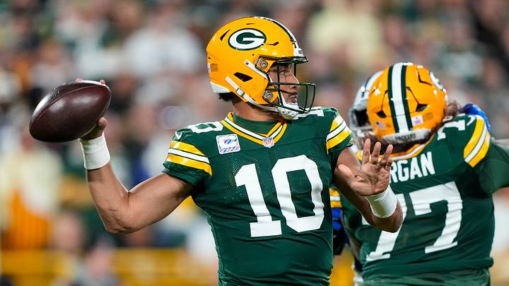 Oct 18, 2026; Green Bay, Wisconsin, USA; Green Bay Packers quarterback Jordan Love (10) throws a pass during the first quarter against the Dallas Cowboys at Lambeau Field. Mandatory Credit: Jeff Hanisch-Imagn Images Oct 18, 2026; Green Bay, Wisconsin, USA; Green Bay Packers quarterback Jordan Love (10) throws a pass during the first quarter against the Dallas Cowboys at Lambeau Field. Mandatory Credit: Jeff Hanisch-Imagn Images