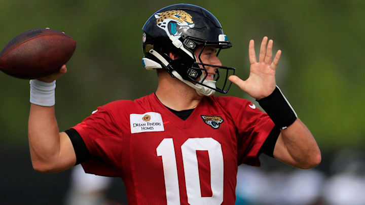 Jacksonville Jaguars quarterback Mac Jones (10) throws the ball during the third day of an NFL football training camp practice Friday, July 26, 2024 at EverBank Stadium’s Miller Electric Center in Jacksonville, Fla.