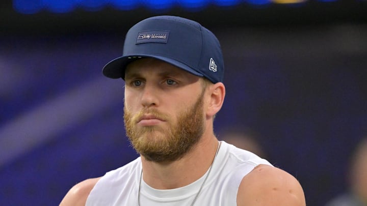 Seattle Seahawks wide receiver Cooper Kupp warms up