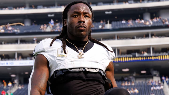 New Orleans Saints RB Alvin Kamara (41) warms up before a game against the Los Angeles Rams on Nov. 2, 2025