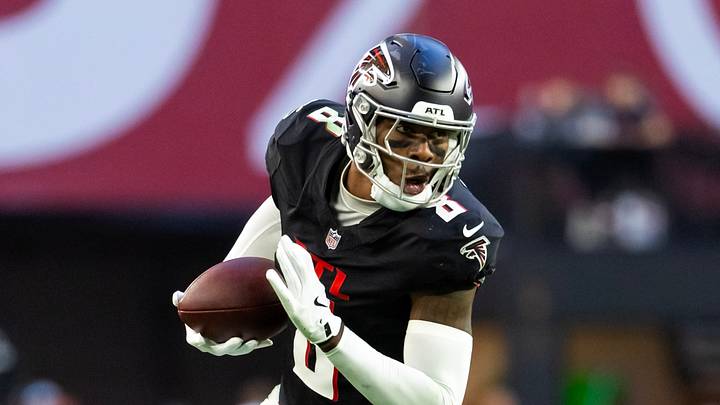 Kyle Pitts Sr. signed a three-year, $53 million contract with the Atlanta Falcons, but only carries a $4.6 million cap hit thanks to void years. Kyle Pitts Sr. signed a three-year, $53 million contract with the Atlanta Falcons, but only carries a $4.6 million cap hit thanks to void years.