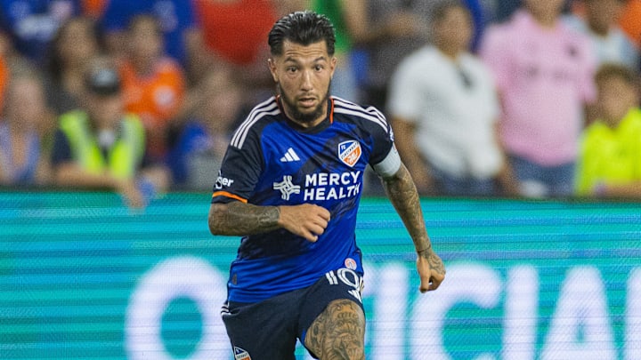 Luciano Acosta tuvo problemas de crecimiento, tal como le pasó a Lionel Messi