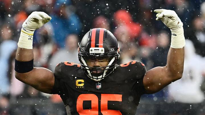 Cleveland Browns defensive end Myles Garrett (95)