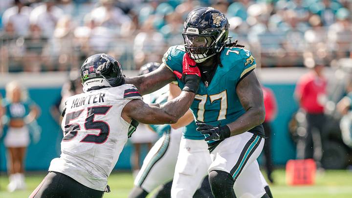 Sep 21, 2025; Jacksonville, Florida, USA; Jacksonville Jaguars offensive lineman Anton Harrison (77) blocks against the Houston Texans at EverBank Stadium. Mandatory Credit: Travis Register-Imagn Images Sep 21, 2025; Jacksonville, Florida, USA; Jacksonville Jaguars offensive lineman Anton Harrison (77) blocks against the Houston Texans at EverBank Stadium. Mandatory Credit: Travis Register-Imagn Images