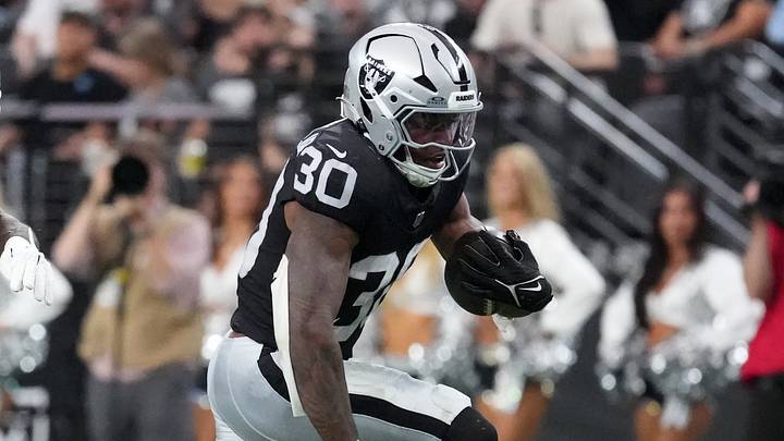 Aug 13, 2026; Paradise, Nevada, USA; Las Vegas Raiders running back Mike Washington Jr. (30) carries the ball against the Arizona Cardinals in the first half at Allegiant Stadium. Mandatory Credit: Kirby Lee-Imagn Images Aug 13, 2026; Paradise, Nevada, USA; Las Vegas Raiders running back Mike Washington Jr. (30) carries the ball against the Arizona Cardinals in the first half at Allegiant Stadium. Mandatory Credit: Kirby Lee-Imagn Images