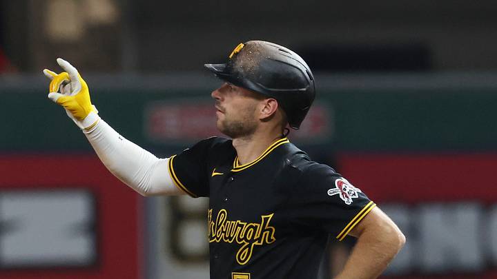 Sep 16, 2026; Pittsburgh, Pennsylvania, USA; Pittsburgh Pirates second baseman Brandon Lowe (5) circles the bases on a two run home run against the Milwaukee Brewers during the fifth inning at PNC Park. Mandatory Credit: Charles LeClaire-Imagn Images Sep 16, 2026; Pittsburgh, Pennsylvania, USA; Pittsburgh Pirates second baseman Brandon Lowe (5) circles the bases on a two run home run against the Milwaukee Brewers during the fifth inning at PNC Park. Mandatory Credit: Charles LeClaire-Imagn Images
