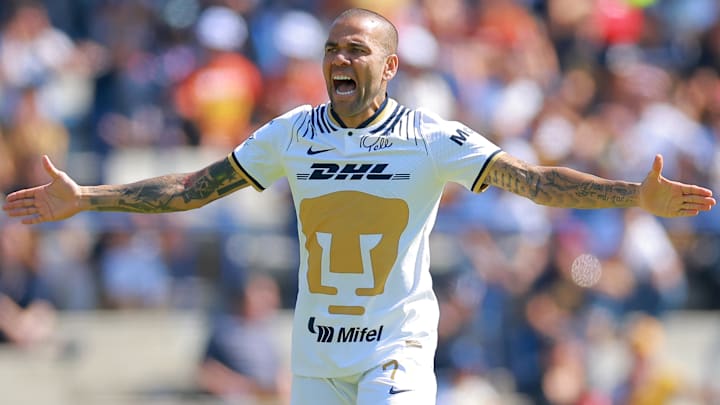 Luego de la denuncia de abuso contra Dani Alves, los Pumas de México rescindieron el contrato con él 