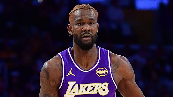 Los Angeles Lakers center Deandre Ayton