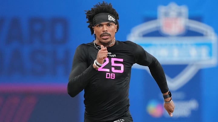 Feb 28, 2025; Indianapolis, IN, USA; Iowa State defensive back Darien Porter (DB25) runs in the 40 yard dash during the 2025 NFL Combine at Lucas Oil Stadium. Mandatory Credit: Kirby Lee-Imagn Images