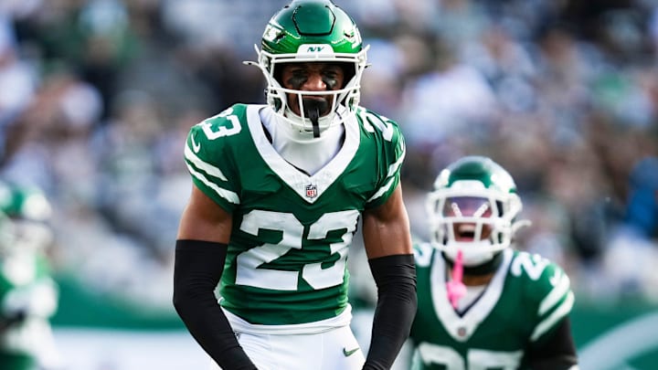 Azareye'h Thomas must find a way to separate himself from the pack and prove his worth to the Jets this offseason. 