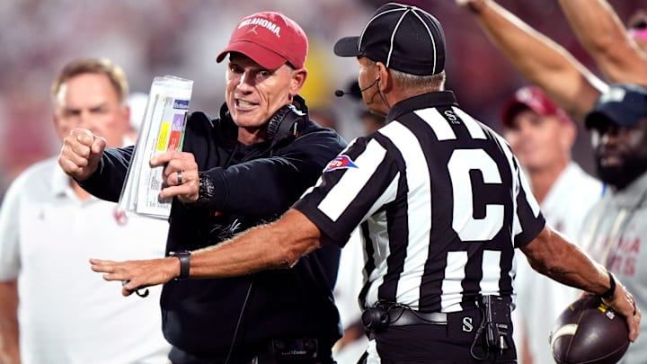 Oklahoma coach Brent Venables argues with a call on the sideline.