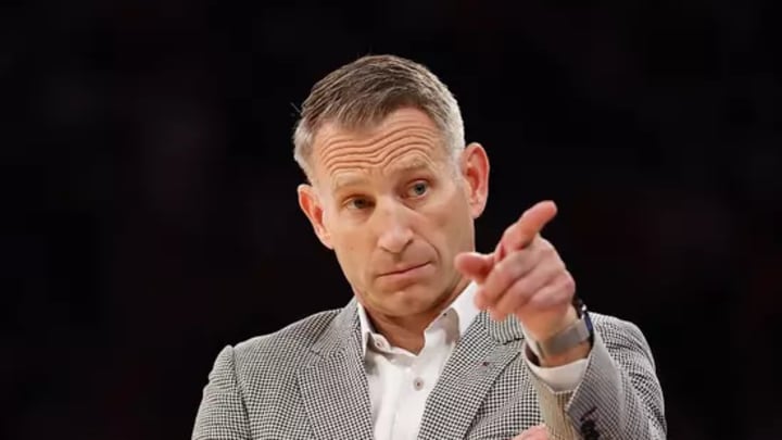 Alabama basketball coach Nate Oats during the game against Saint John's at Madison Square Garden in New York, NY on Saturday, Nov 8, 2025.