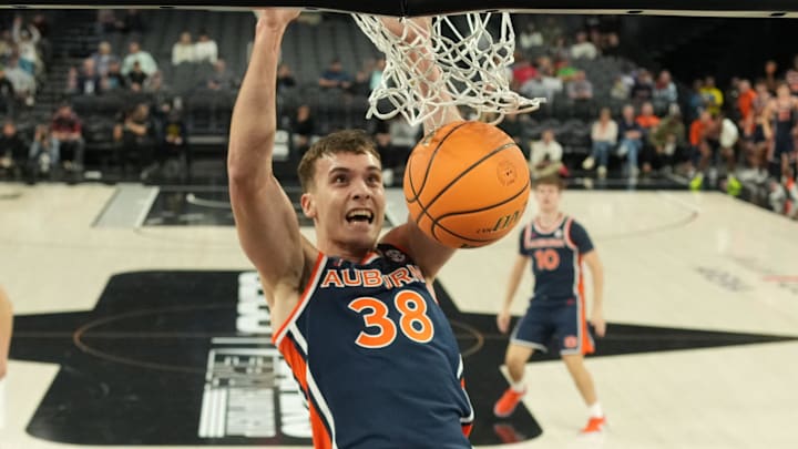 Auburn Tigers forward Filip Jovic (38) dunks