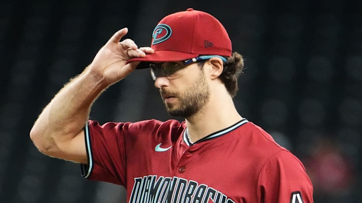 Arizona Diamondbacks pitcher Zac Gallen (23) prepares to face the Texas Rangers in the first inning at Chase Field on Sept. 3, 2025.