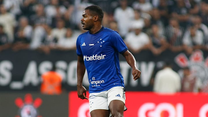 Nikão deve compor mais uma vez o ataque da Raposa