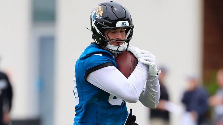 Jacksonville Jaguars tight end Nate Boerkircher (87) runs the ball during rookie minicamp at the Miller Electric Center, Saturday, May 9, 2026 in Jacksonville, Fla. Today was the second of a three day camp concluding Sunday.