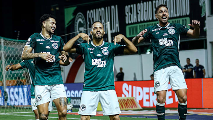 Goiás lidera a Série B