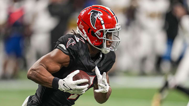 Bijan Robinson and the Atlanta Falcons will have a big day in their red-throwback helmets on Sunday against the New Orleans Saints.
