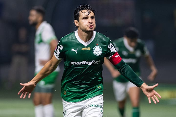 ราฟาเอล เวกา