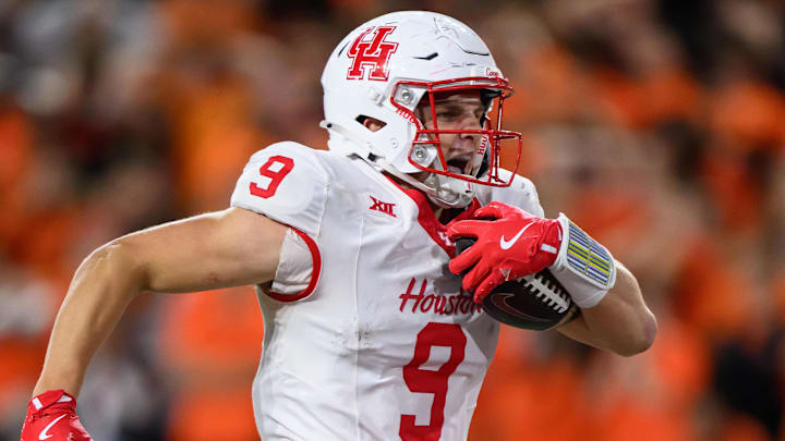 Sep 26, 2025; Corvallis, Oregon, USA; Houston Cougars tight end Tanner Koziol (9) runs the ball for a touchdown after the catch against the Oregon State Beavers at Reser Stadium. Mandatory Credit: Craig Strobeck-Imagn Images