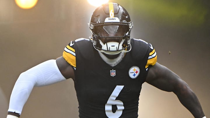 Oct 12, 2025; Pittsburgh, Pennsylvania, USA; Pittsburgh Steelers linebacker Patrick Queen (6)) takes the field for a game against the Cleveland Browns at Acrisure Stadium. Mandatory Credit: Barry Reeger-Imagn Images