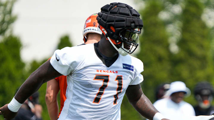 Bengals Amarius Mims defends during the second day of Bengals training camp on Thursday July 25, 2024.