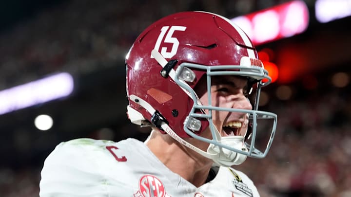 Alabama's Ty Simpson (15) a touchdown pass during the College Football Playoff game between the University of Oklahoma Sooners (OU) and the Alabama Crimson Tide at the Gaylord Family – Oklahoma Memorial Stadium in Norman, Okla., Friday Dec. 19, 2025.