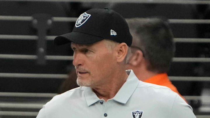 Nov 21, 2021; Paradise, Nevada, USA; Las Vegas Raiders owner Mark Davis (left) and general manager Mike Mayock react before the game against the Cincinnati Bengals Allegiant Stadium. Mandatory Credit: Kirby Lee-Imagn Images Nov 21, 2021; Paradise, Nevada, USA; Las Vegas Raiders owner Mark Davis (left) and general manager Mike Mayock react before the game against the Cincinnati Bengals Allegiant Stadium. Mandatory Credit: Kirby Lee-Imagn Images