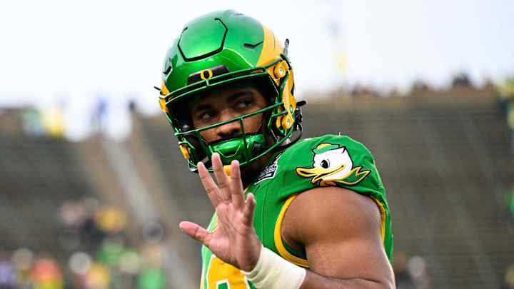 Oregon Ducks tight end Kenyon Sadiq (18) looks on before the game against the James Madison Dukes at Autzen Stadium on Dec 20, 2025.