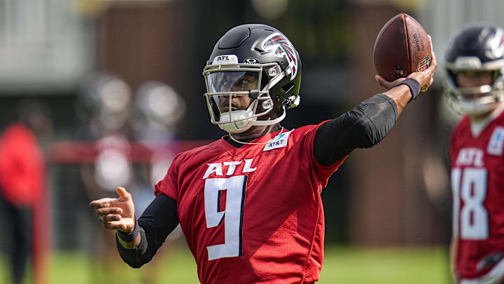 Atlanta Falcons quarterback Michael Penix Jr. connected with tight end Kyle Pitts on multiple occasions on the first day of training camp.