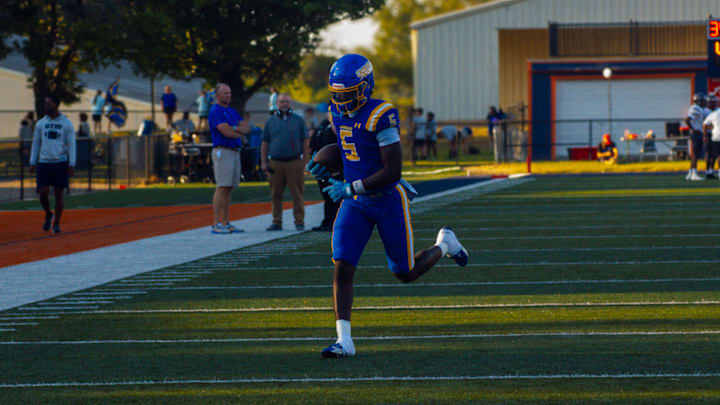 Asa Barnes Shines Against Defending Champs