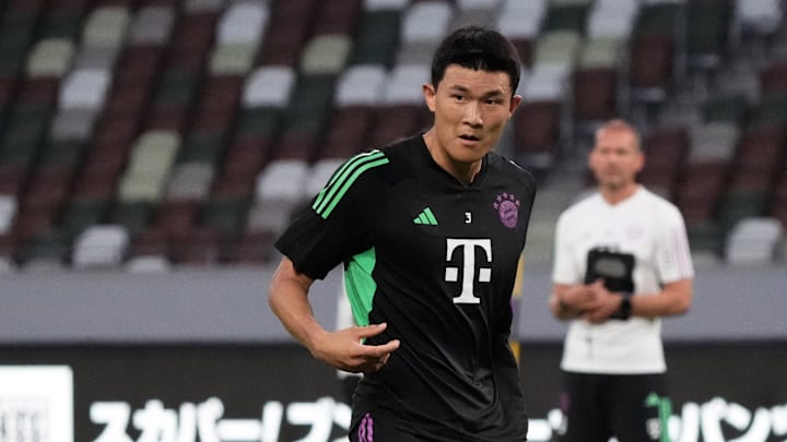 Kim min-jae hat sein Debüt gegeben