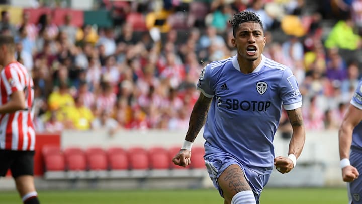 O atacante tem acerto com o Chelsea