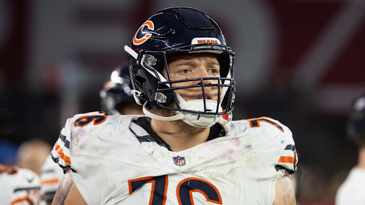 Nov 3, 2024; Glendale, Arizona, USA; Chicago Bears guard Teven Jenkins (76) against the Arizona Cardinals at State Farm Stadium. Mandatory Credit: Mark J. Rebilas-Imagn Images