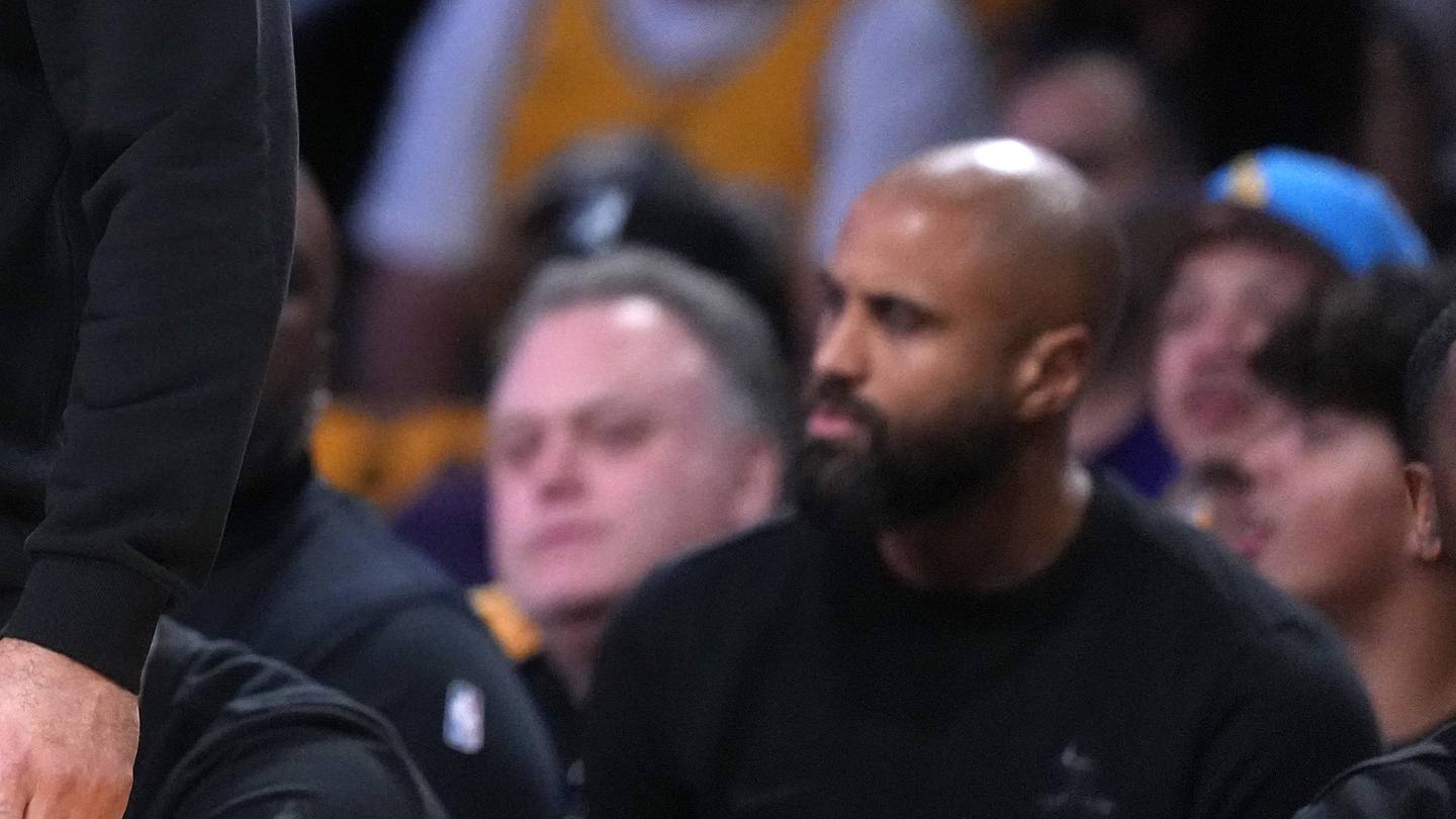 Rockets Could be Dealing with Lakers' 'Reinforcements' in Game 5