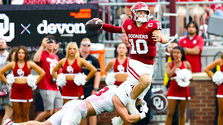 Oklahoma quarterback John Mateer throws the ball against Illinois State.