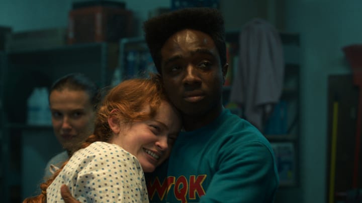 STRANGER THINGS: SEASON 5. (L to R) Sadie Sink as Max Mayfield and Caleb McLaughlin as Lucas Sinclair in Stranger Things: Sea