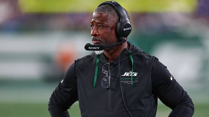 Head coach Aaron Glenn has some decisions to make as the Jets' roster prepares to be cut to 53 players before Sunday's deadline. Head coach Aaron Glenn has some decisions to make as the Jets' roster prepares to be cut to 53 players before Sunday's deadline.