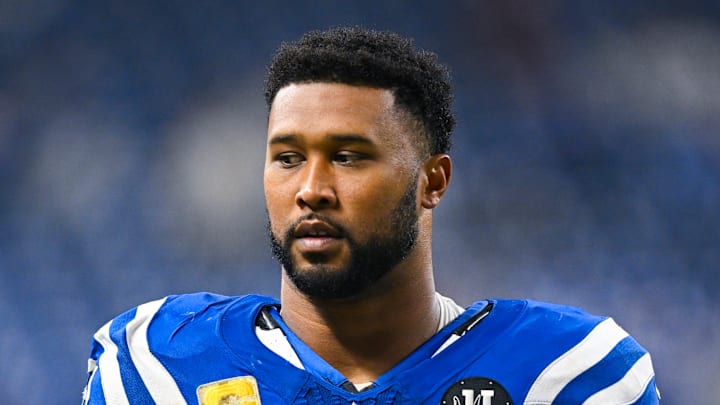 DeForest Buckner of the Indianapolis Colts on the sidelines