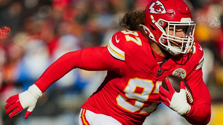 Kansas City Chiefs defensive end Ashton Gillotte Kansas City Chiefs defensive end Ashton Gillotte
