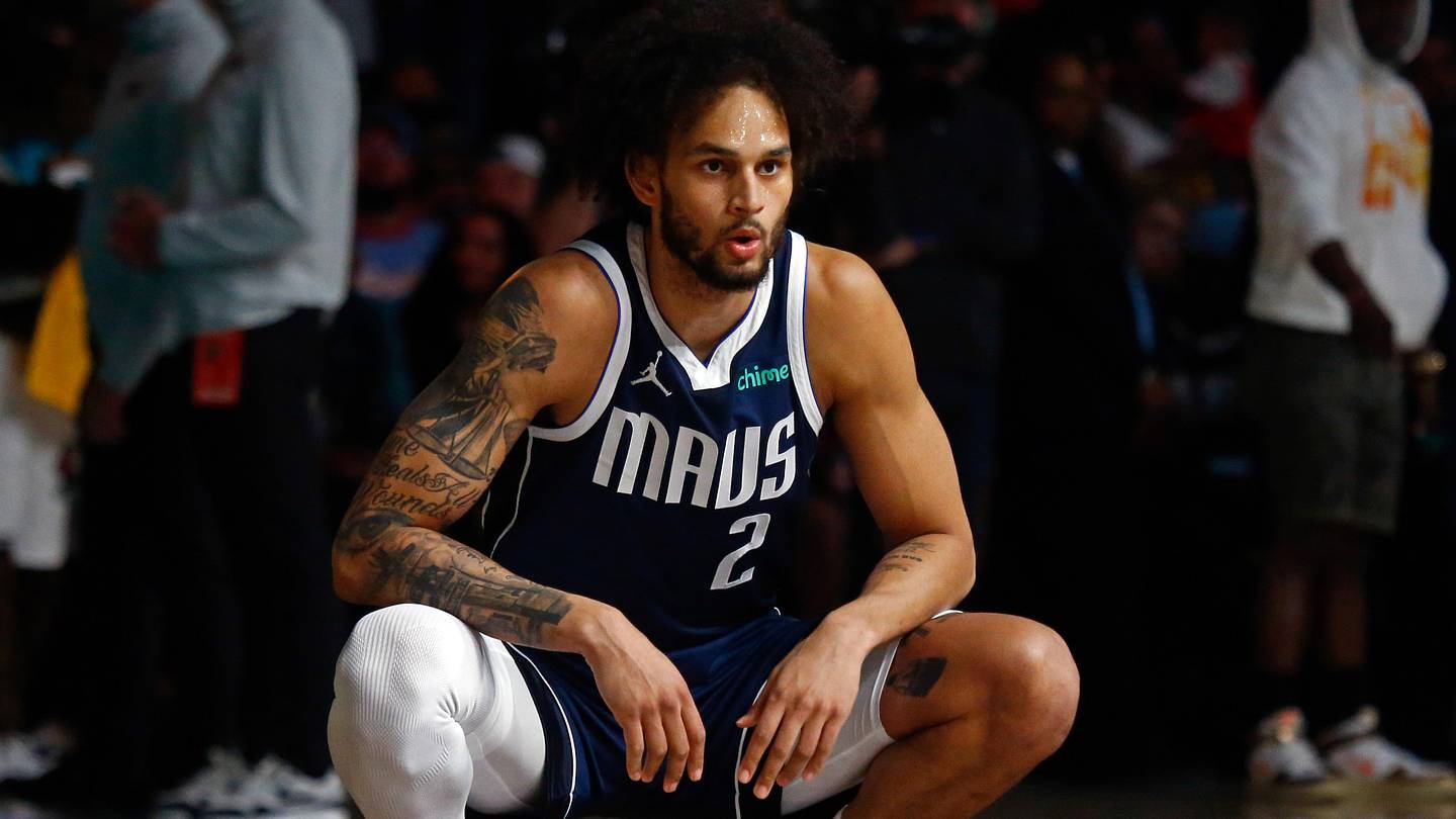 NBA Insider Provides Disappointing Injury Update on Mavericks' Dereck Lively II