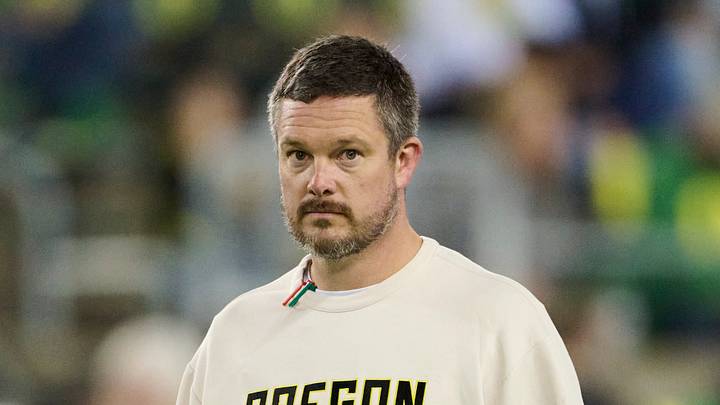 Oct 17, 2026; Eugene, Oregon, USA; Oregon Ducks head coach Dan Lanning watches his team warm up before a game against the Nebraska Cornhuskers at Autzen Stadium. Mandatory Credit: Troy Wayrynen-Imagn Images Oct 17, 2026; Eugene, Oregon, USA; Oregon Ducks head coach Dan Lanning watches his team warm up before a game against the Nebraska Cornhuskers at Autzen Stadium. Mandatory Credit: Troy Wayrynen-Imagn Images