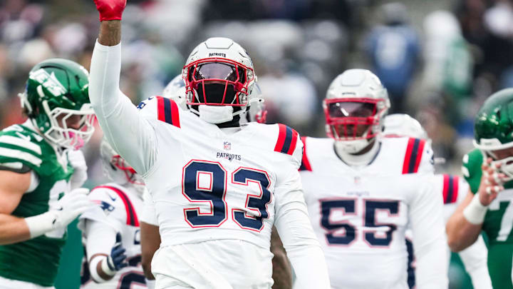 Patriots defense linesmen Leonard Taylor III waves during a game against the New York Jets at MetLife Stadium, Dec 28, 2025, East Rutherford, NJ, USA.